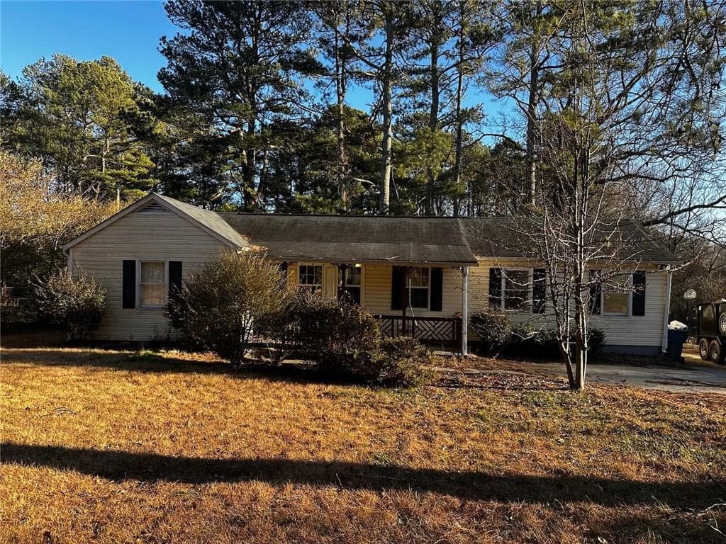 3 bedroom, 2 bathroom single family residence sold at 2014 Fence Road, Dacula, GA 30019