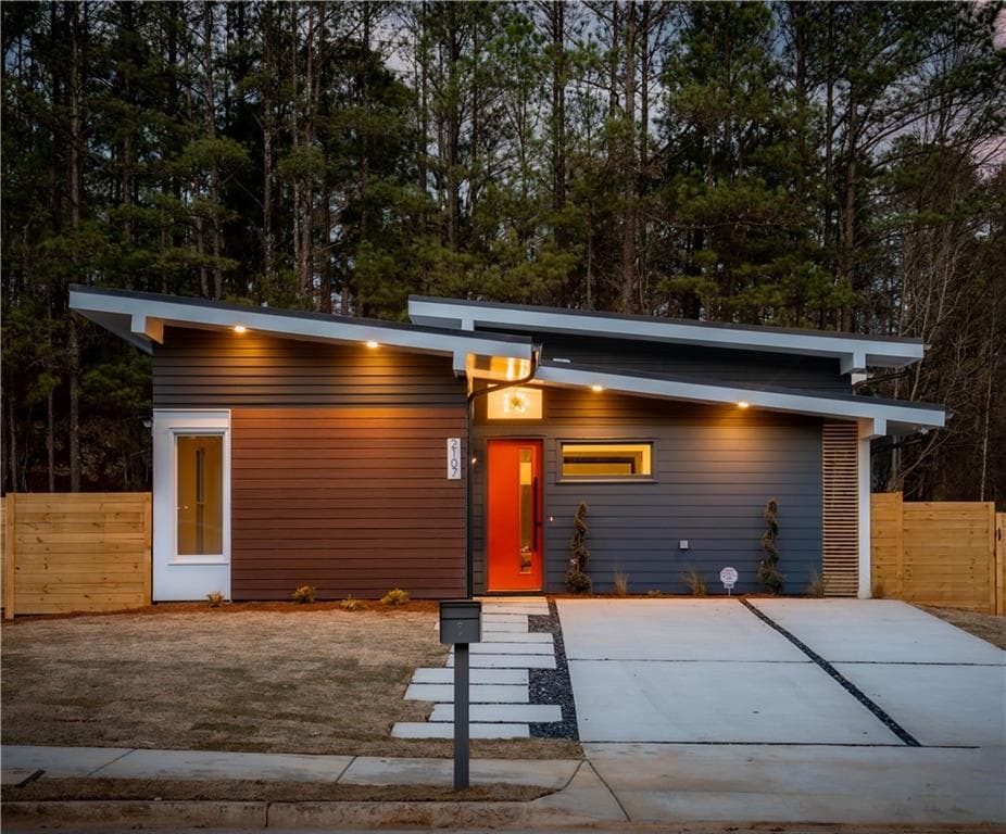 3 bedroom, 2 bathroom single family residence sold at 2107 Abner Place, Atlanta, GA 30318