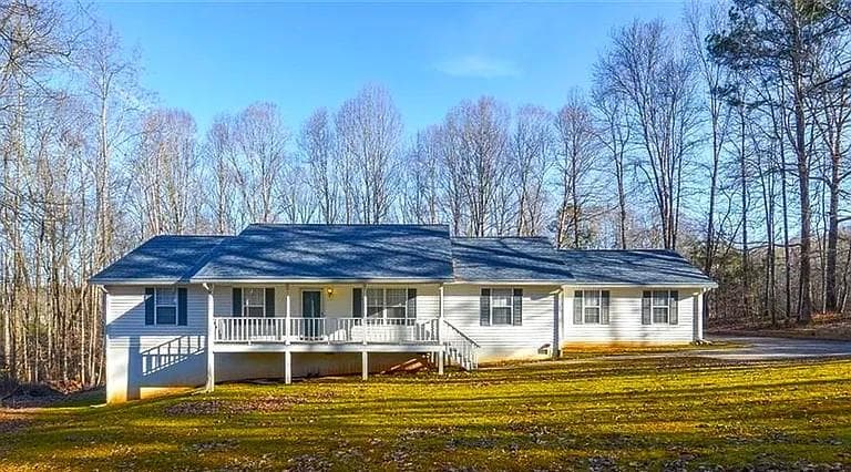 4 bedroom, 3 bathroom single family residence sold at 5416 Union Circle, Flowery Branch, GA 30542