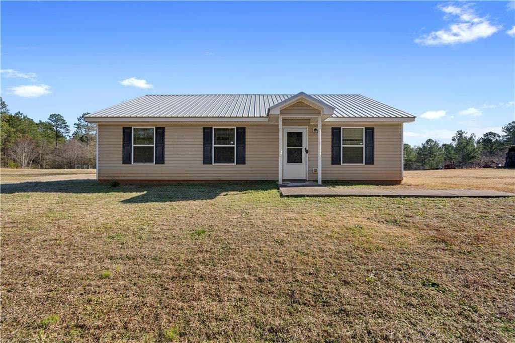 3 bedroom, 2 bathroom single family residence sold at 1420 Hill Street, Comer, GA 30629