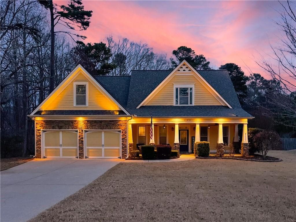 3 bedroom, 3 bathroom, 2,116 sq ft single family residence sold at 952 Sweetwater Bridge Circle, Douglasville, GA 30134