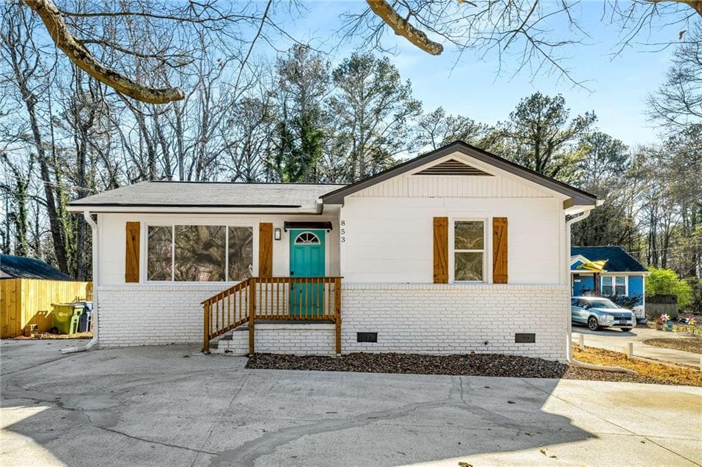 3 bedroom, 1 bathroom single family residence sold at 853 Hargis Street, Atlanta, GA 30315