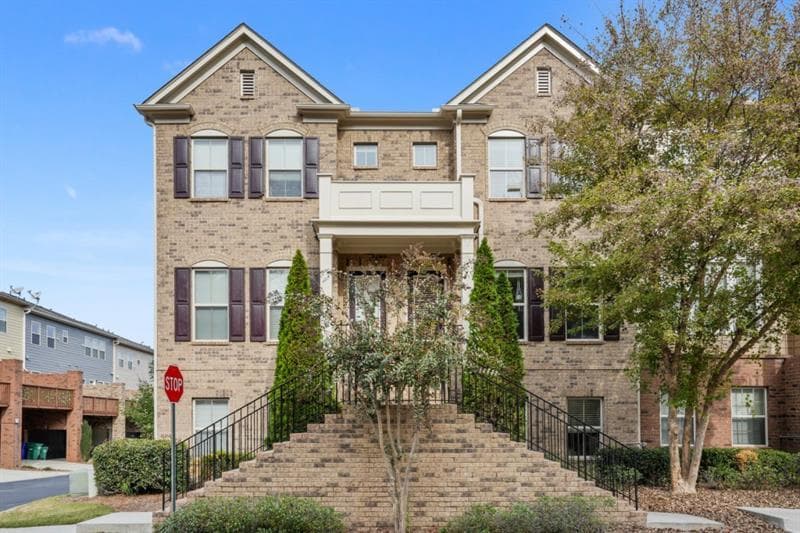 3 bedroom, 4 bathroom townhouse sold at 2631 Portbury Place, Atlanta, GA 30329