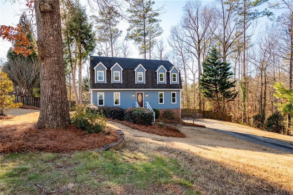 4 bedroom, 3 bathroom, 2,638 sq ft single family residence sold at 1227 Independence Way, Marietta, GA 30062
