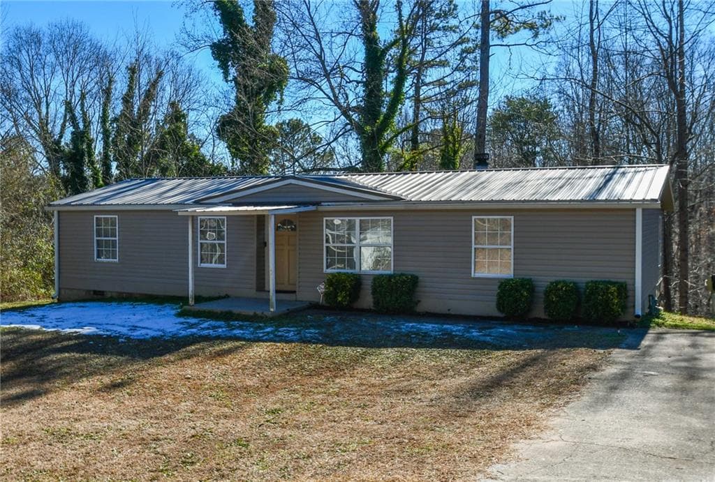 3 bedroom, 2 bathroom, 1,232 sq ft single family residence sold at 6112 River Run Circle, Gainesville, GA 30506