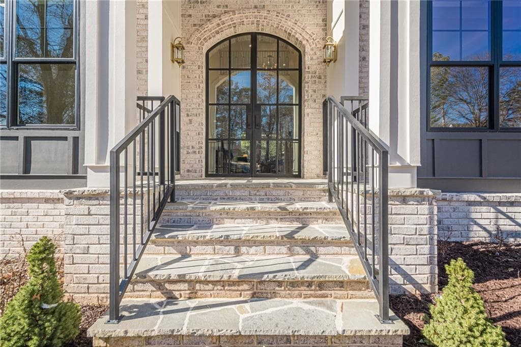 6 bedroom, 7 bathroom single family residence sold at 4840 NORTHWAY Drive, Atlanta, GA 30342