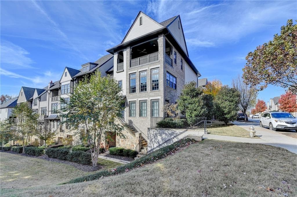 3 bedroom, 5 bathroom, 3,960 sq ft townhouse sold at 6770 Cadence Boulevard, Atlanta, GA 30328