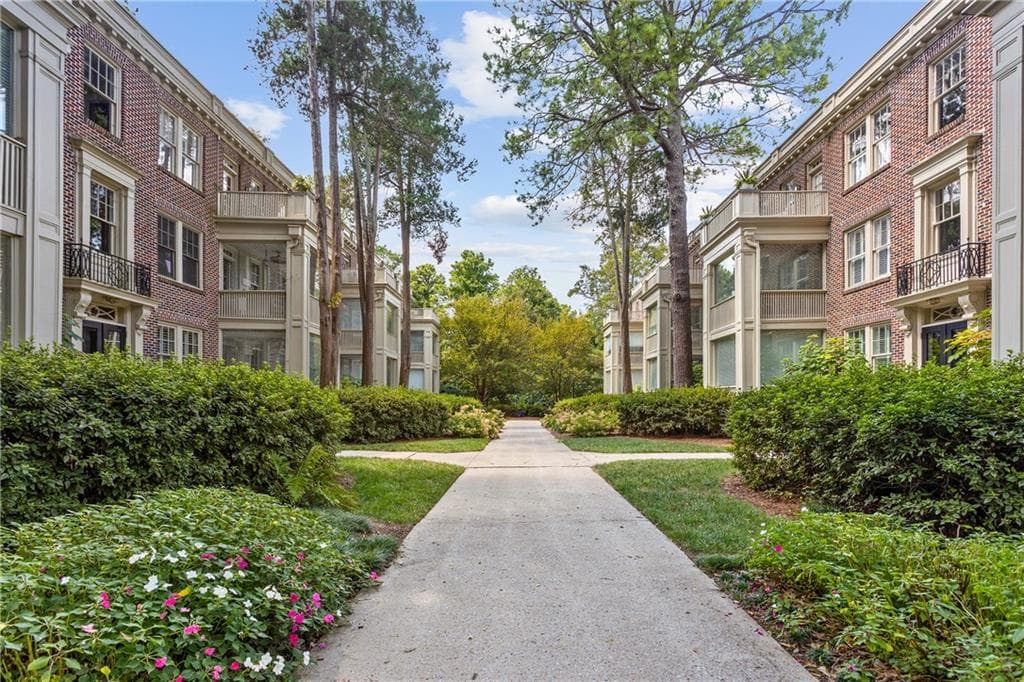 2260 Peachtree Road D-3, Atlanta, GA 30309 — most recent listing photo