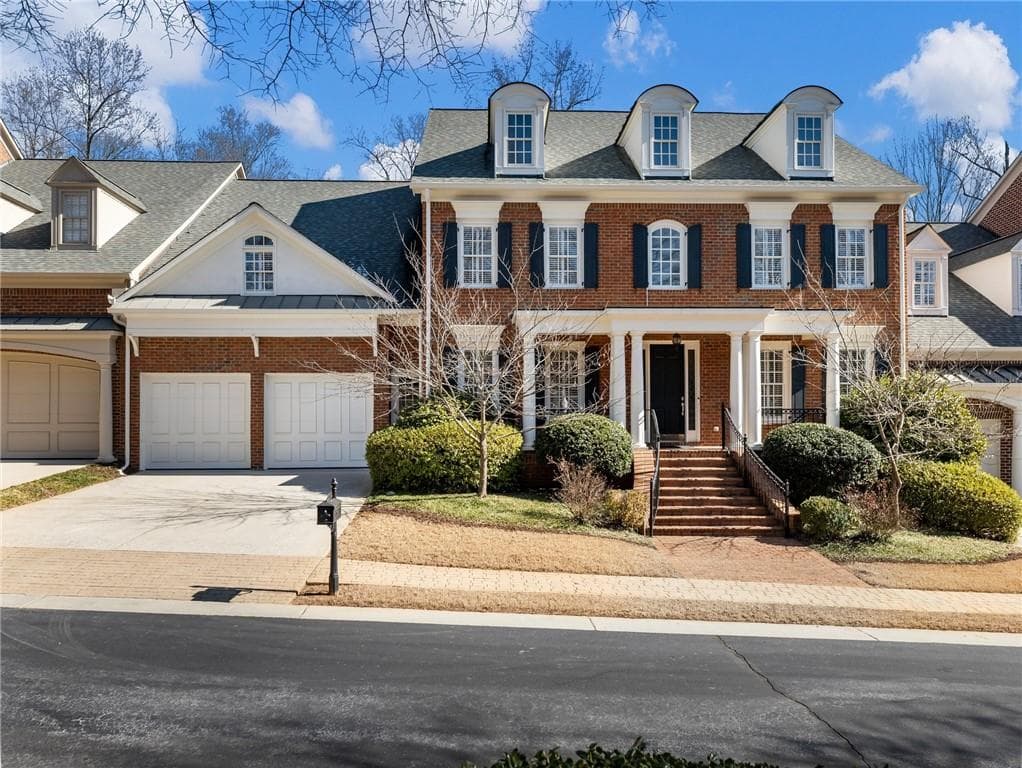 5 bedroom, 4 bathroom, 4,600 sq ft townhouse sold at 335 Enclave Circle, Atlanta, GA 30342