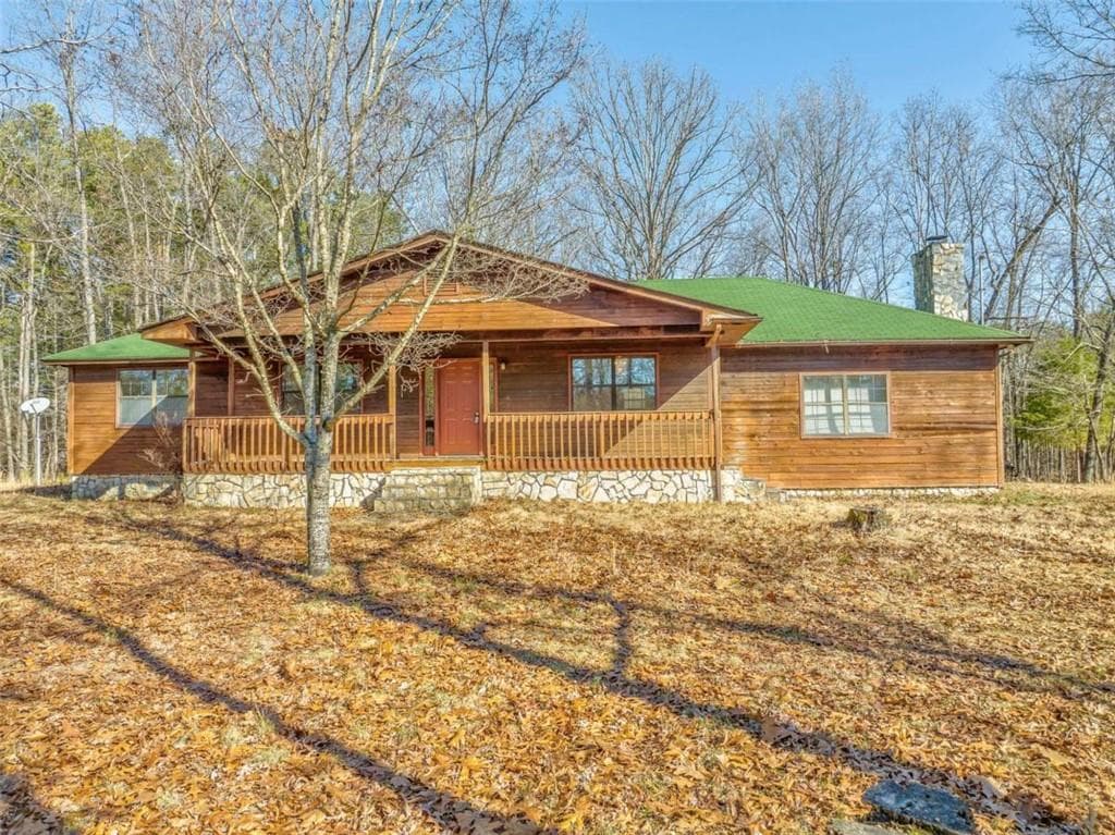 3 bedroom, 2 bathroom, 2,261 sq ft single family residence sold at 331 Kansas, Trion, GA 30753