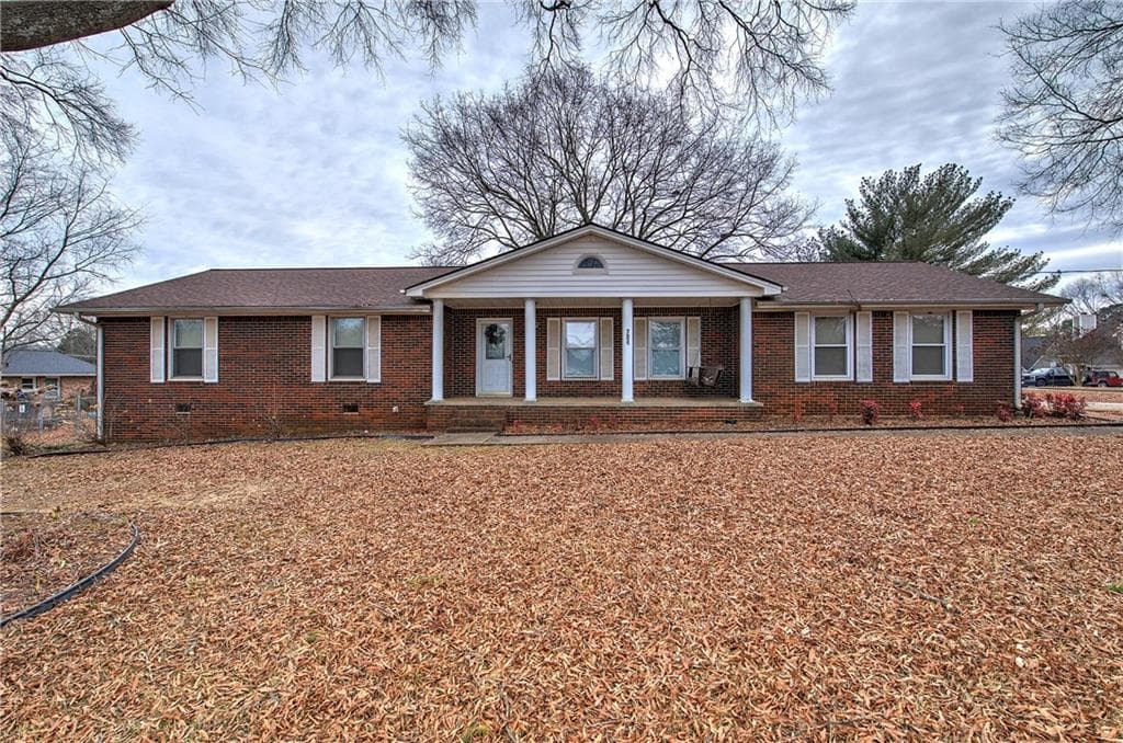 4 bedroom, 3 bathroom single family residence sold at 704 S Bartow Street, Cartersville, GA 30120
