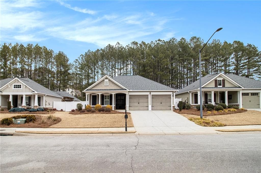 3 bedroom, 3 bathroom, 2,100 sq ft single family residence sold at 286 Shoal Creek Way, Dallas, GA 30132