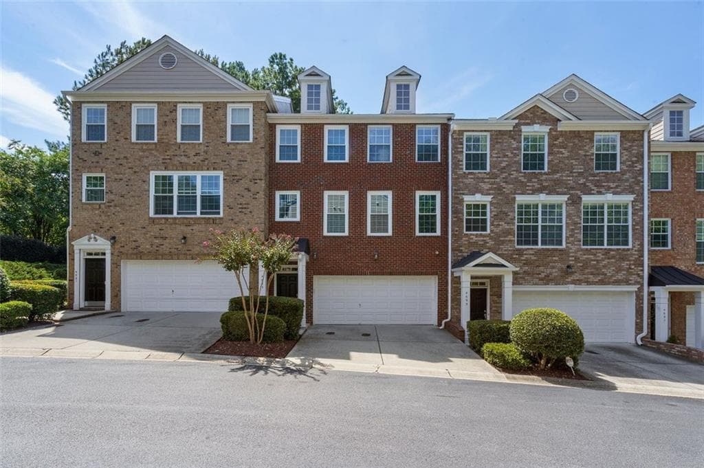 3 bedroom, 4 bathroom, 2,529 sq ft single family residence sold at 4693 CREEKSIDE VILLAS Way, Smyrna, GA 30082