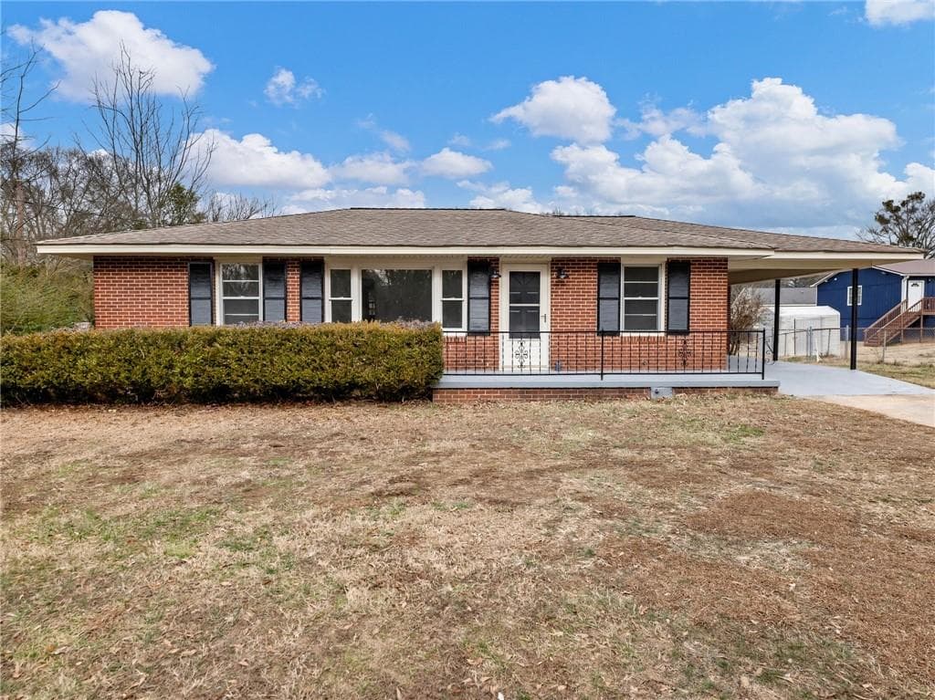 3 bedroom, 1 bathroom, 1,160 sq ft single family residence sold at 2604 OLD FLOWERY BRANCH Road, Gainesville, GA 30504