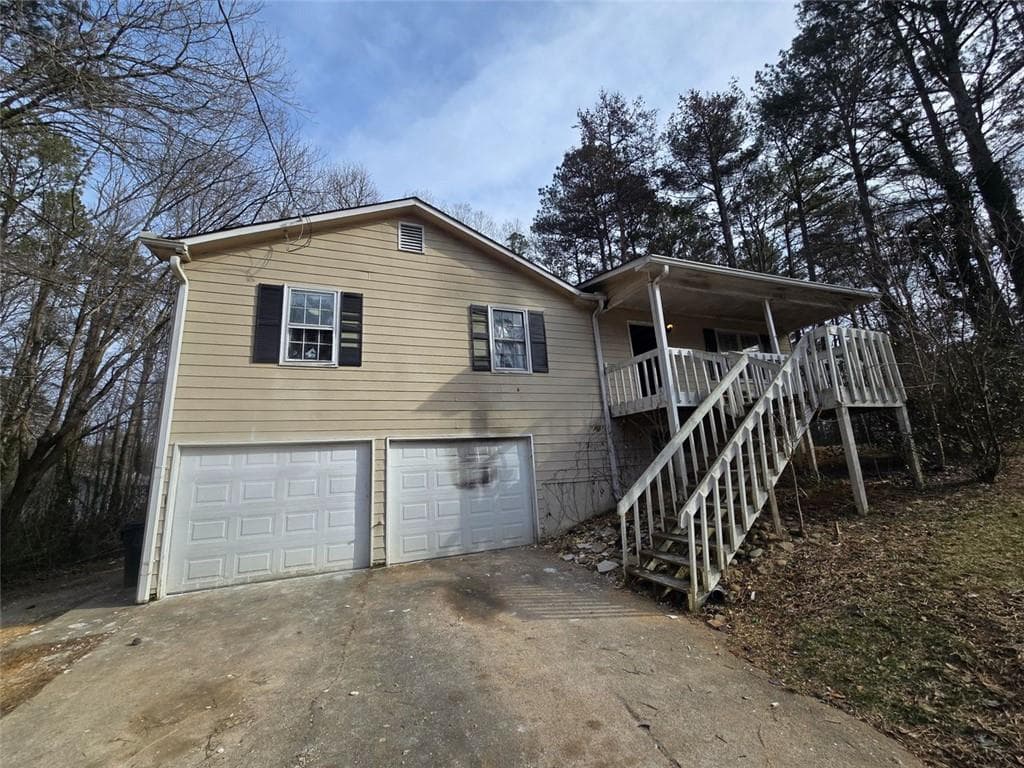3 bedroom, 2 bathroom, 1,172 sq ft single family residence sold at 330 INDIAN HILLS Drive, Dallas, GA 30157