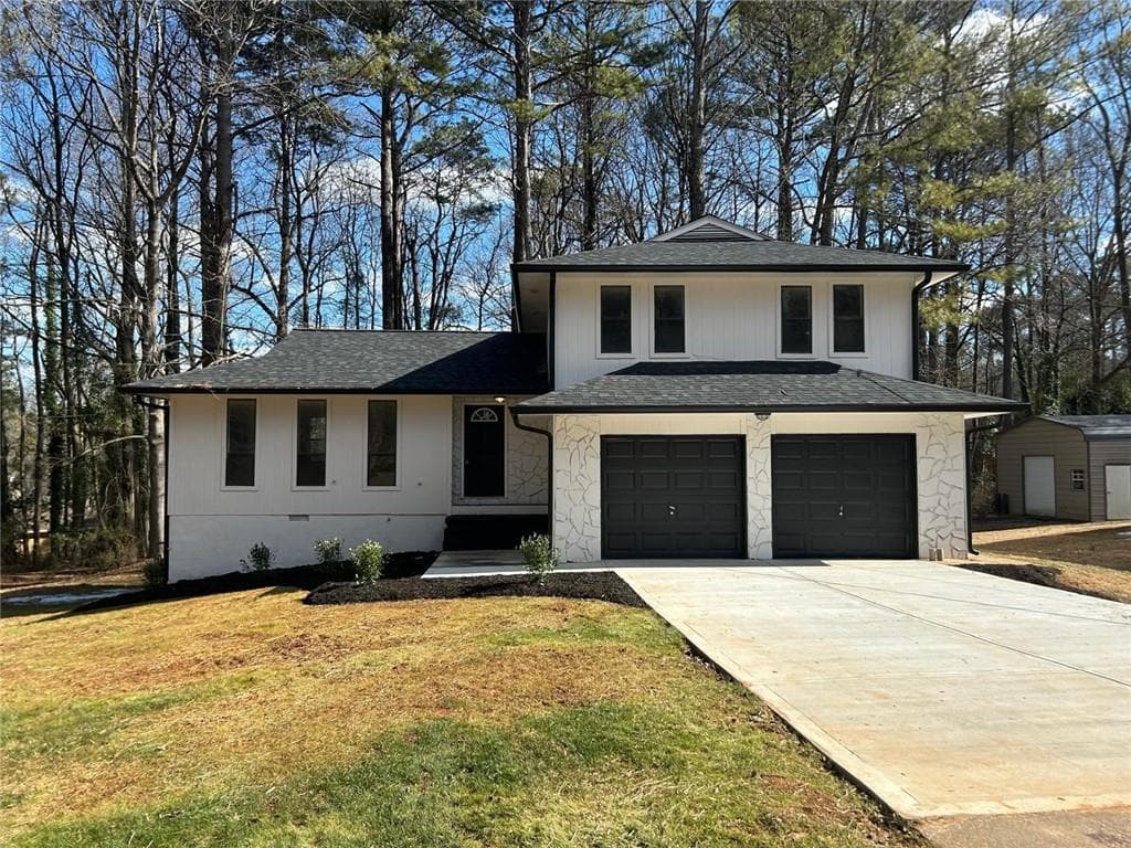 3 bedroom, 3 bathroom single family residence sold at 3541 Weathered Wood Drive, Ellenwood, GA 30294