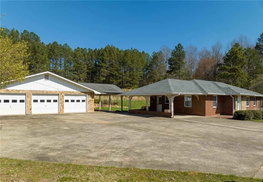 3 bedroom, 3 bathroom, 1,828 sq ft single family residence sold at 255 Loving Road, Morganton, GA 30560