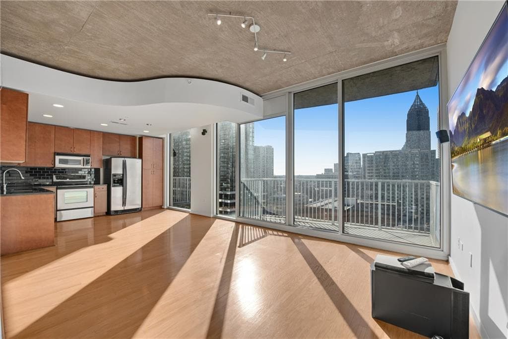 1 bedroom, 1 bathroom condominium sold at 860 Peachtree Street 1412, Atlanta, GA 30308