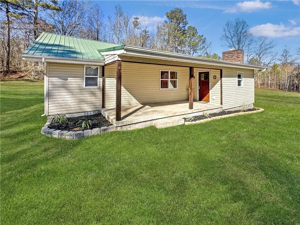 3 bedroom, 2 bathroom single family residence sold at 7876 151 Highway, La Fayette, GA 30728