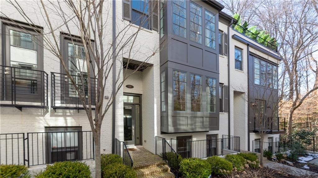 4 bedroom, 5 bathroom, 3,750 sq ft townhouse sold at 120 Ridgely Court, Atlanta, GA 30342