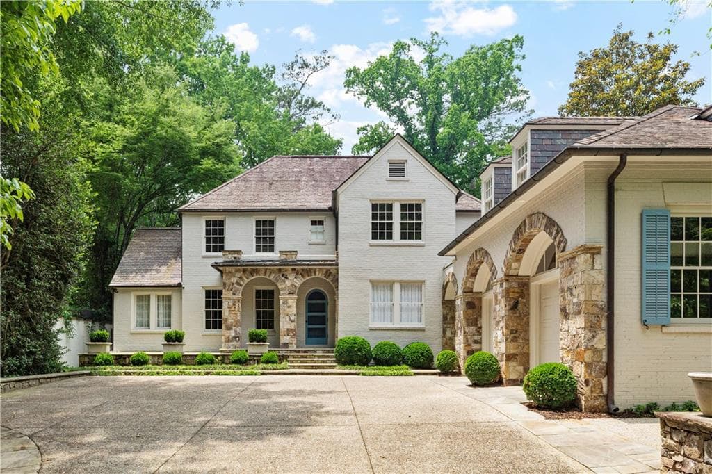 5 bedroom, 6 bathroom, 4,746 sq ft single family residence sold at 2522 Habersham Road, Atlanta, GA 30305