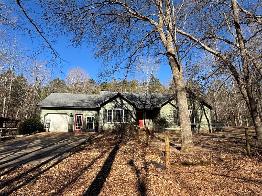 3 bedroom, 2 bathroom single family residence sold at 870 Northlake Drive, Sandersville, GA 31082
