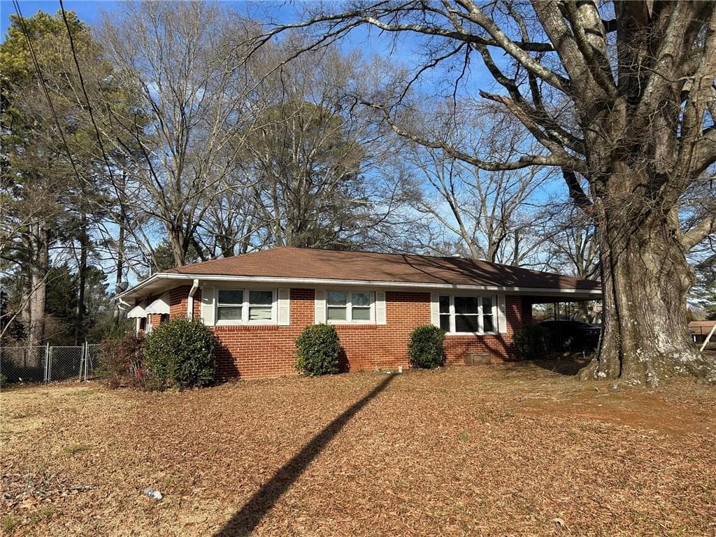 3 bedroom, 2 bathroom single family residence sold at 327 E Jule Peek Avenue, Cedartown, GA 30125
