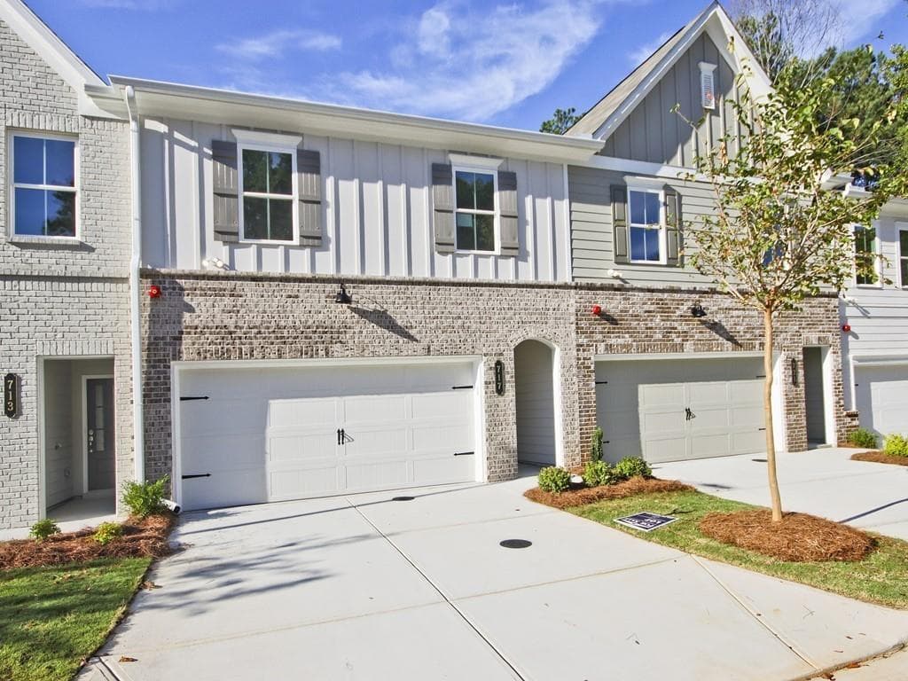 3 bedroom, 3 bathroom, 1,805 sq ft townhouse sold at 717 Trevett Way, Marietta, GA 30062