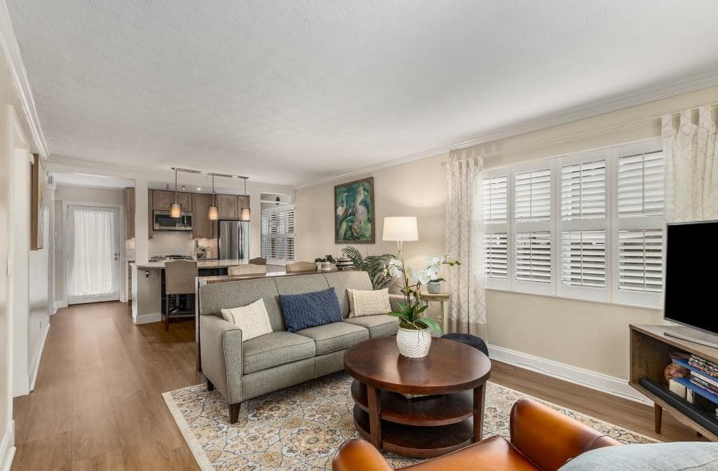 3 bedroom, 3 bathroom, 1,426 sq ft condominium sold at 295 Lakemoore Drive F, Atlanta, GA 30342