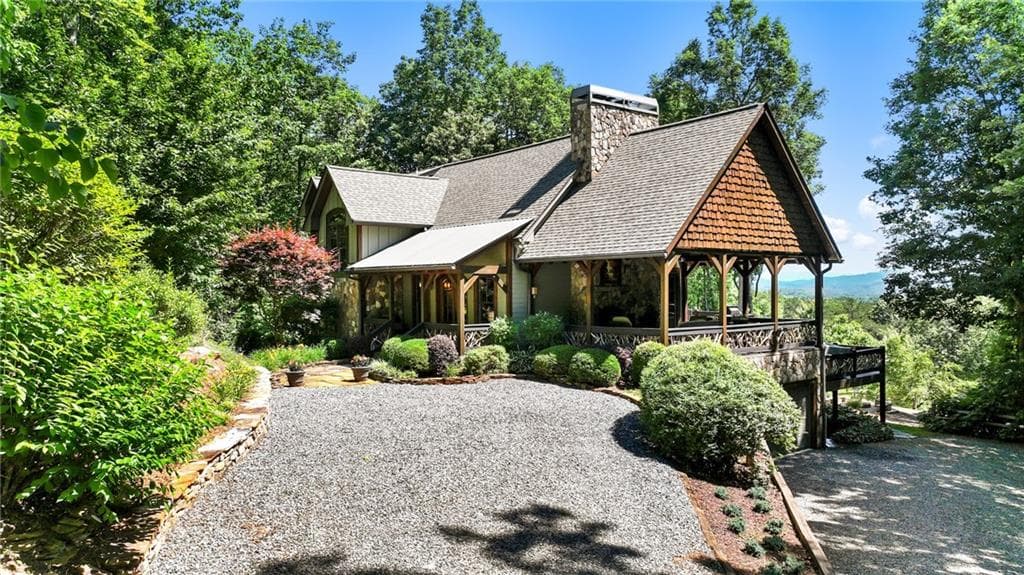4 bedroom, 4 bathroom single family residence sold at 568 Scenic Heights Drive, Blue Ridge, GA 30513