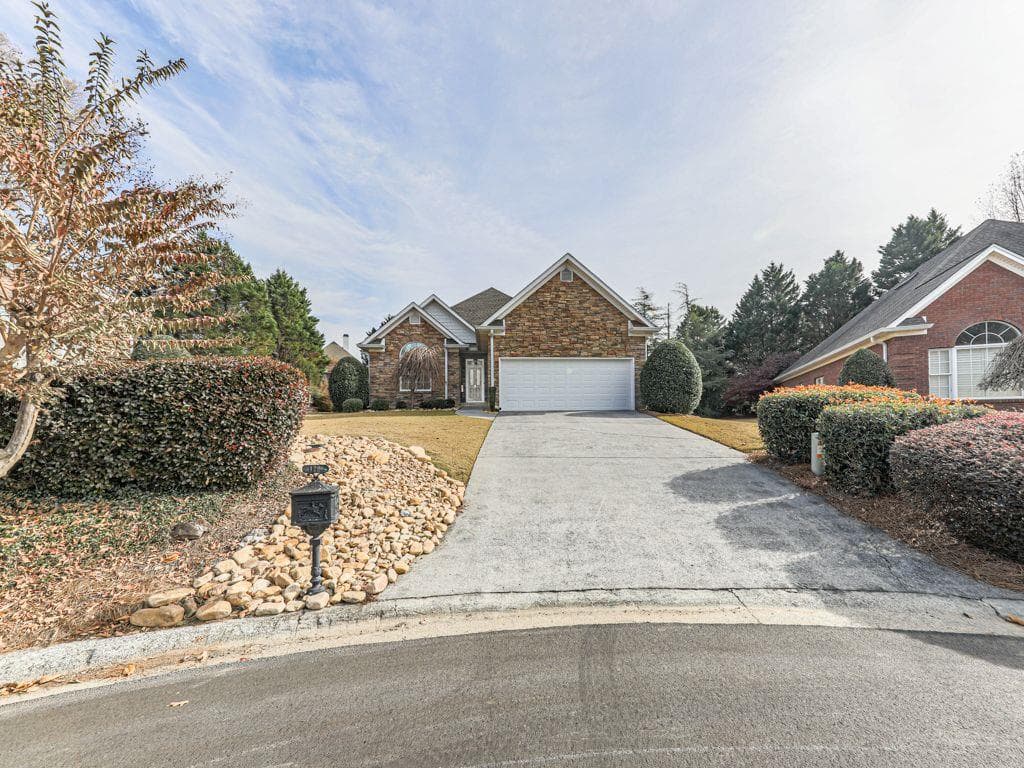 3 bedroom, 2 bathroom, 1,856 sq ft single family residence sold at 120 BRISTOL, Calhoun, GA 30701