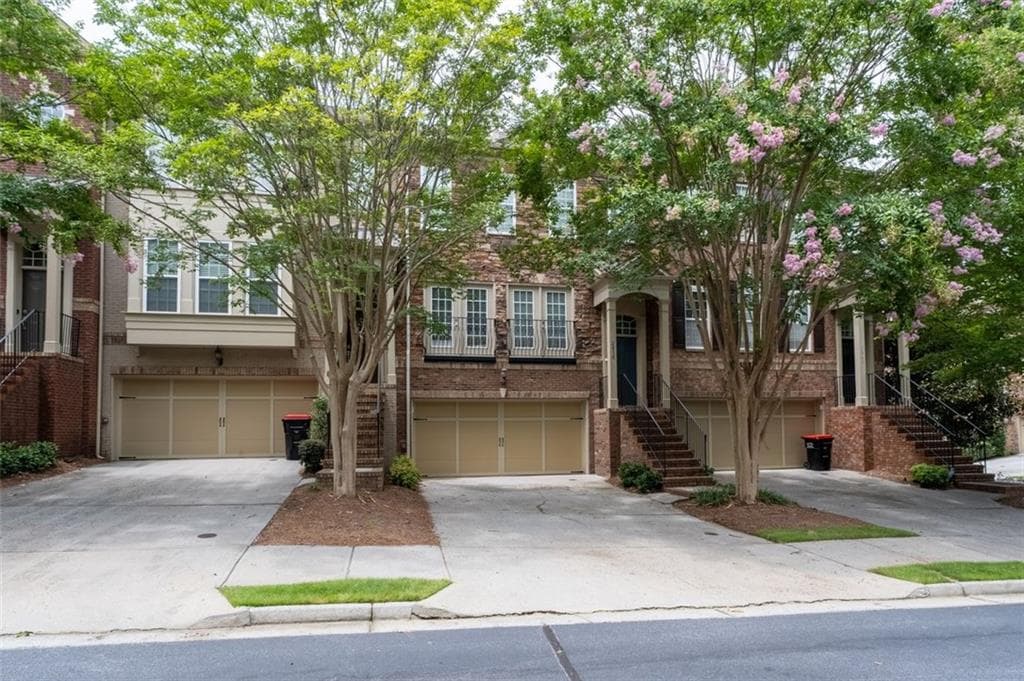 4 bedroom, 4 bathroom townhouse sold at 2858 OVERLOOK Trace, Atlanta, GA 30324