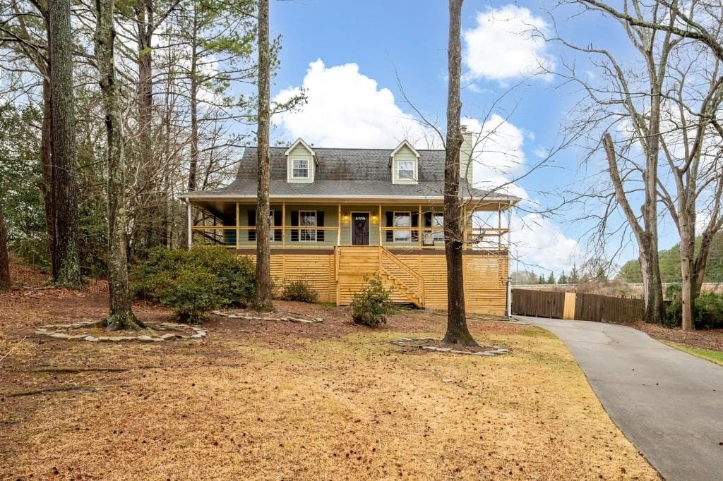 3 bedroom, 3 bathroom single family residence sold at 44 Browns Court, Powder Springs, GA 30127