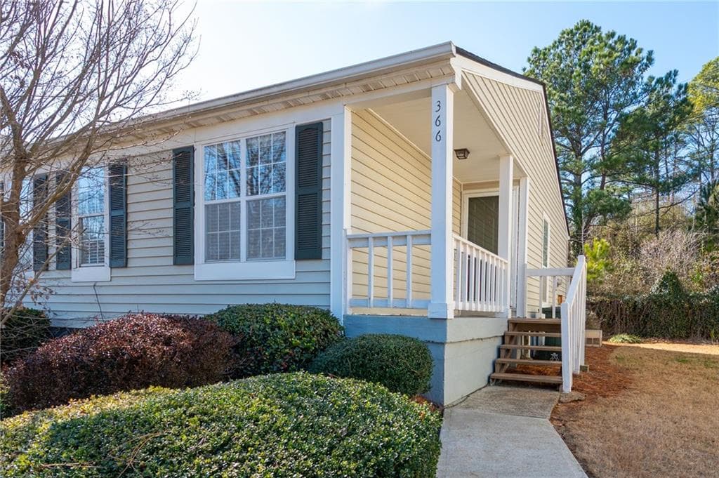 2 bedroom, 2 bathroom townhouse sold at 366 Oak Harbor Trail, Marietta, GA 30066
