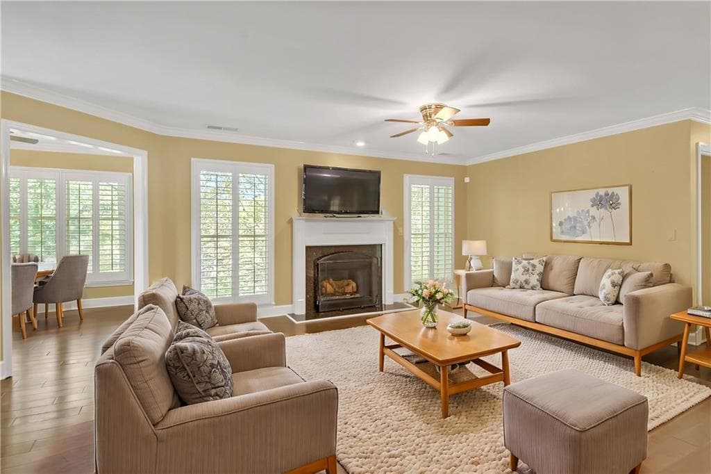 2 bedroom, 2 bathroom condominium sold at 900 Camden Court, Atlanta, GA 30327