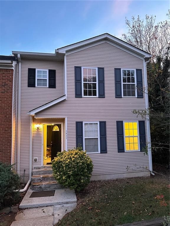 2 bedroom, 3 bathroom townhouse sold at 1537 Cedar Bluff Trail, Marietta, GA 30062