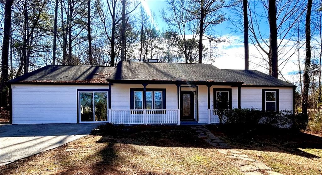4 bedroom, 3 bathroom single family residence sold at 204 Apple Branch Drive, Woodstock, GA 30188
