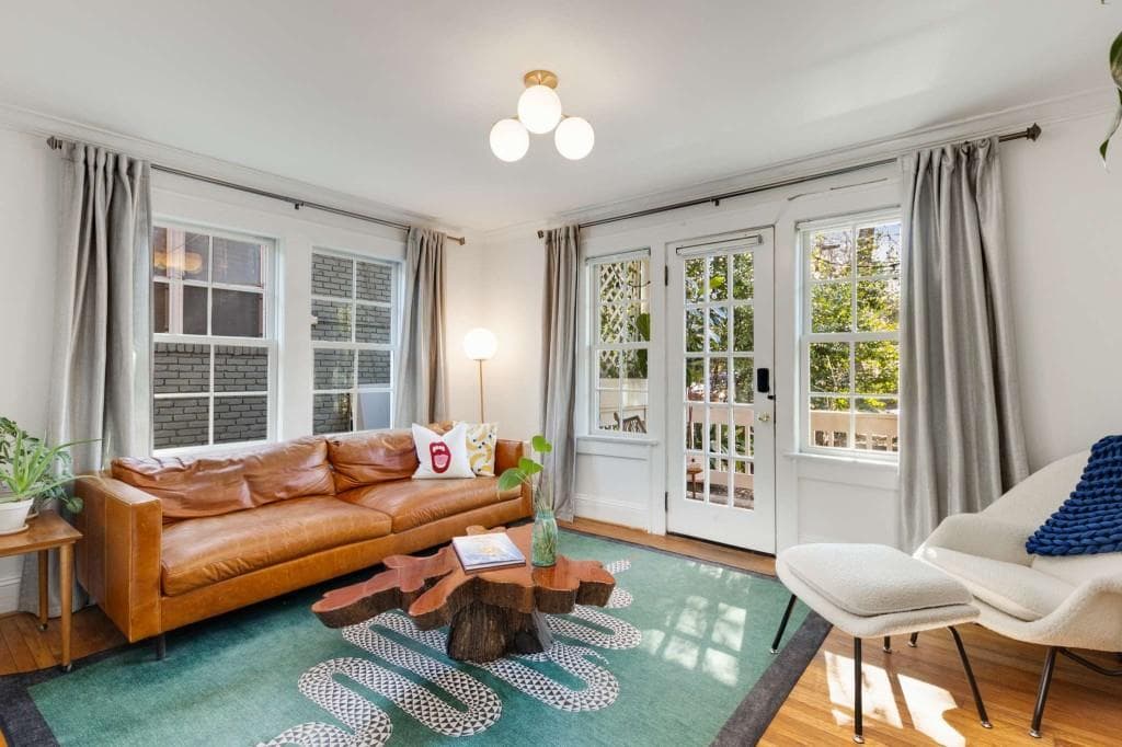 2 bedroom, 1 bathroom, 1,015 sq ft condominium sold at 974 Greenwood Avenue 2, Atlanta, GA 30306