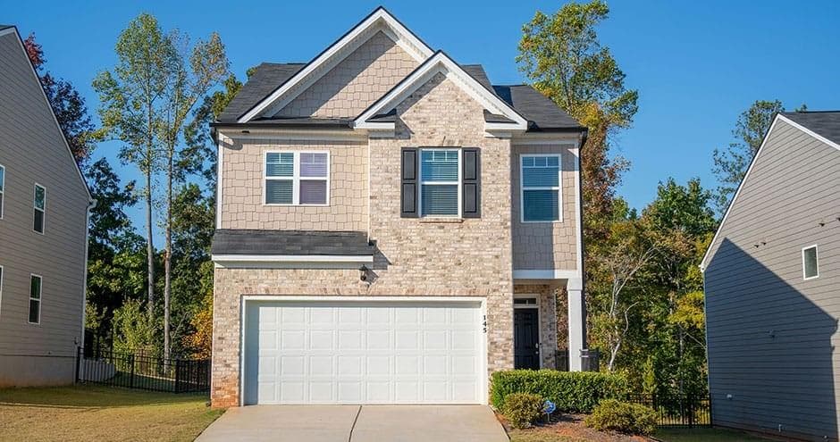 3 bedroom, 3 bathroom, 1,634 sq ft single family residence for rent at 257 Bur Oak Bend Cabral, Newnan, GA 30265 for $2,425 a month