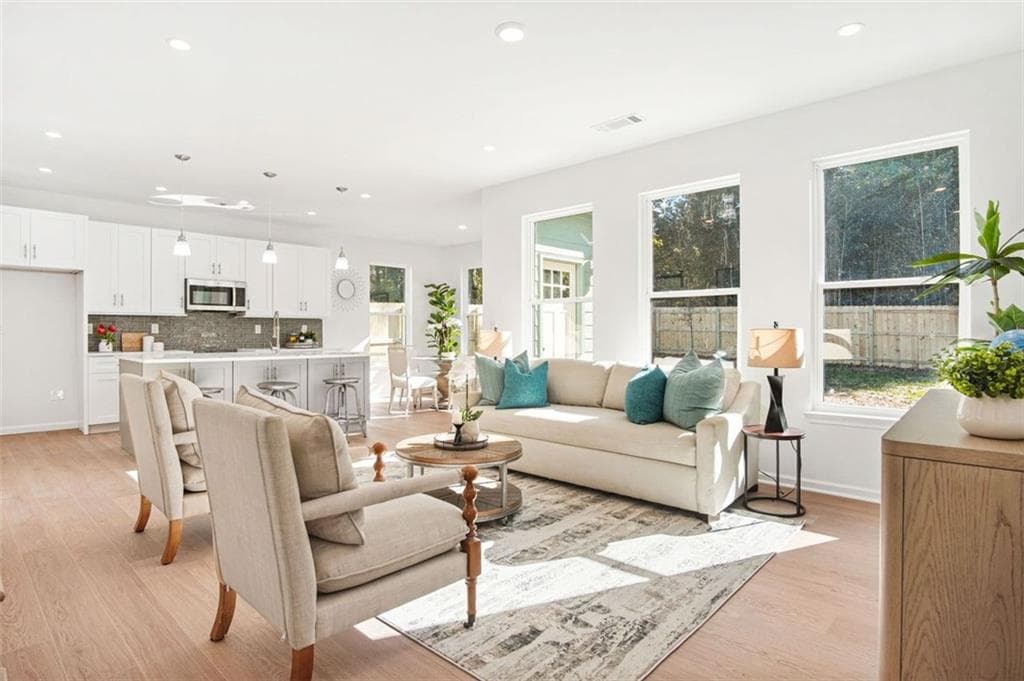 3 bedroom, 3 bathroom, 1,568 sq ft single family residence sold at 2048 CHICAGO Avenue, Atlanta, GA 30314