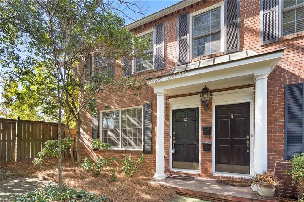 2 bedroom, 2 bathroom, 944 sq ft townhouse sold at 99 Sheridan Drive 12, Atlanta, GA 30305