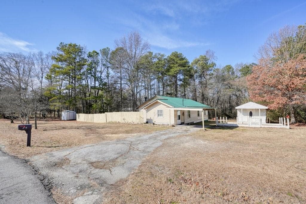 2 bedroom, 1 bathroom single family residence sold at 4785 Old Douglasville Road, Lithia Springs, GA 30122