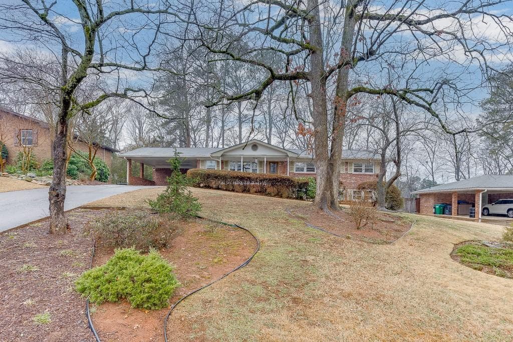 3 bedroom, 3 bathroom, 2,607 sq ft single family residence sold at 1083 Lanford Circle, Lilburn, GA 30047