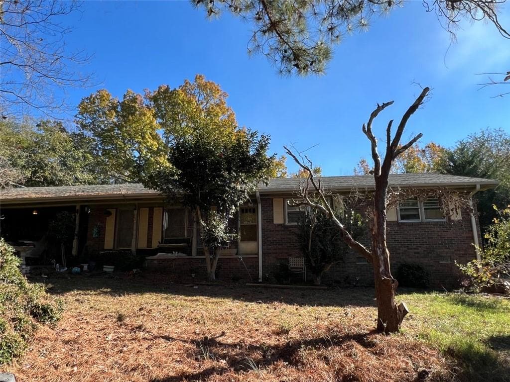 3 bedroom, 2 bathroom, 1,390 sq ft single family residence sold at 5227 BYERS Road, Gainesville, GA 30504