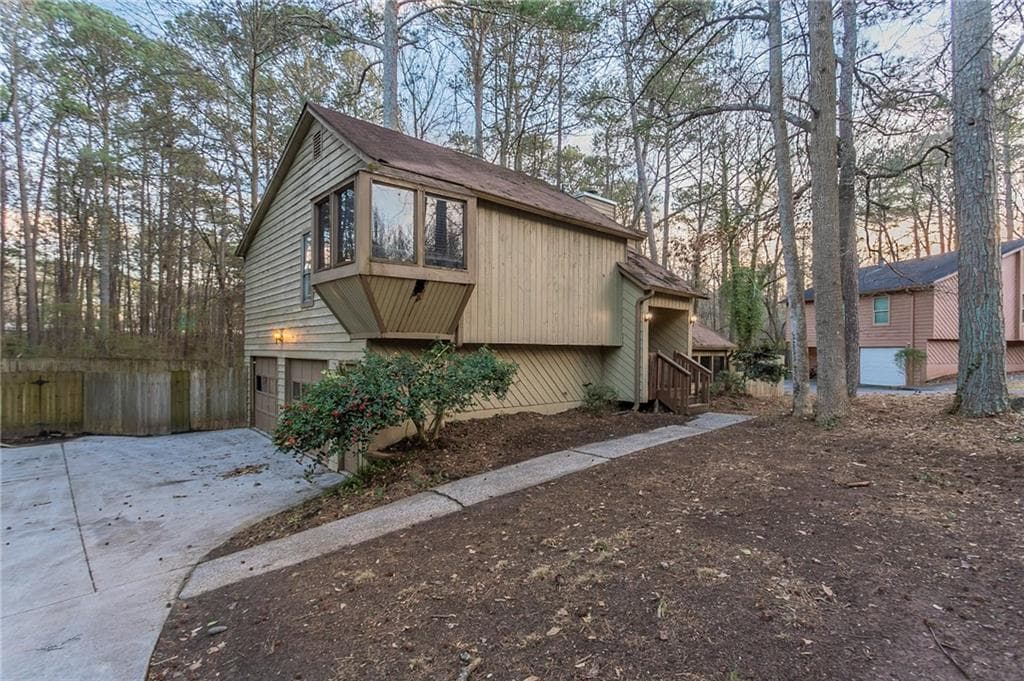 3 bedroom, 2 bathroom, 1,834 sq ft single family residence sold at 256 Sharney Lane, Kennesaw, GA 30144