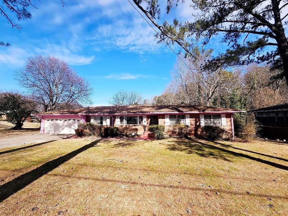 3 bedroom, 3 bathroom, 3,778 sq ft single family residence sold at 201 E Simon Terrace, Atlanta, GA 30318