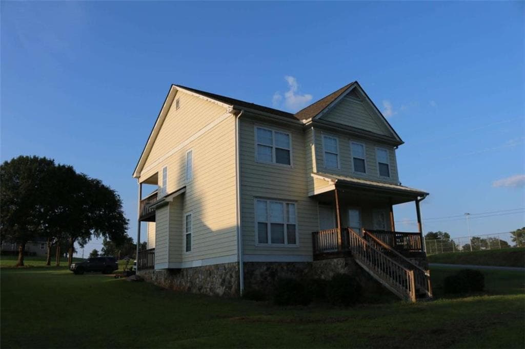 3 bedroom, 3 bathroom single family residence sold at 309 Williford Street, Commerce, GA 30529