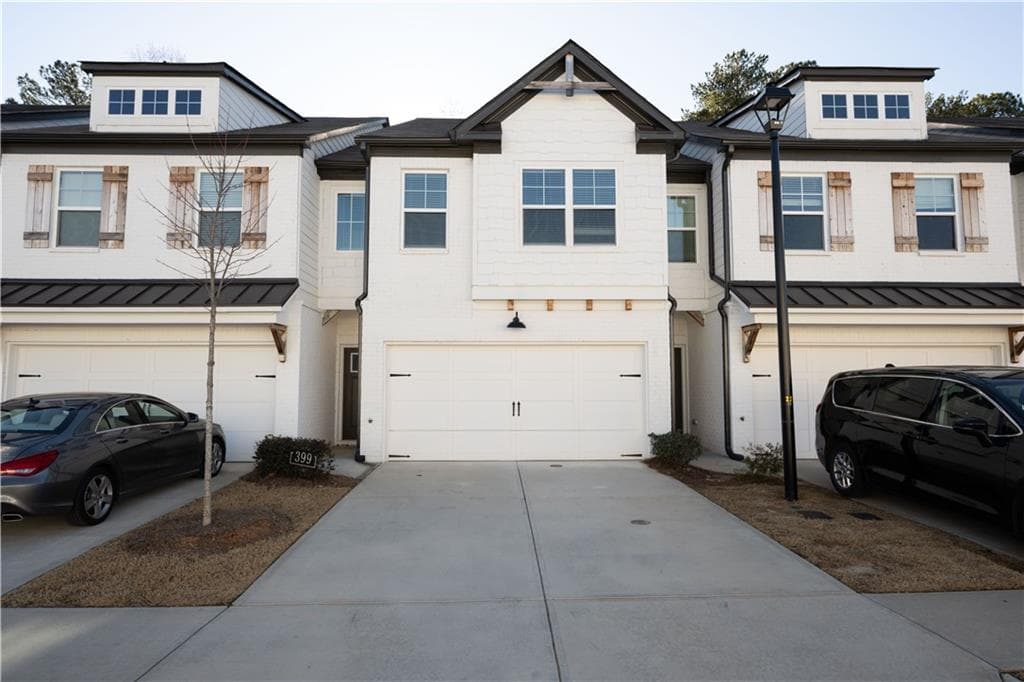 3 bedroom, 3 bathroom townhouse sold at 399 Auburn Valley Way, Auburn, GA 30011