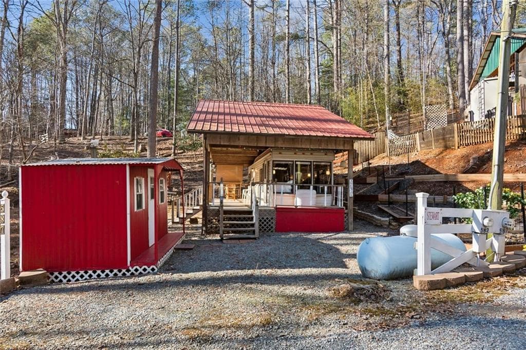 1 bedroom, 1 bathroom single family residence sold at 251 26th Street, Ellijay, GA 30540