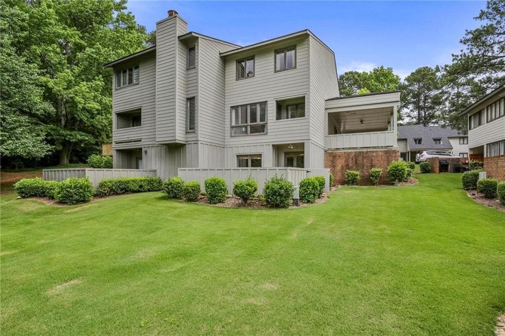 3 bedroom, 4 bathroom townhouse sold at 2464 Cedar Brook, Marietta, GA 30067